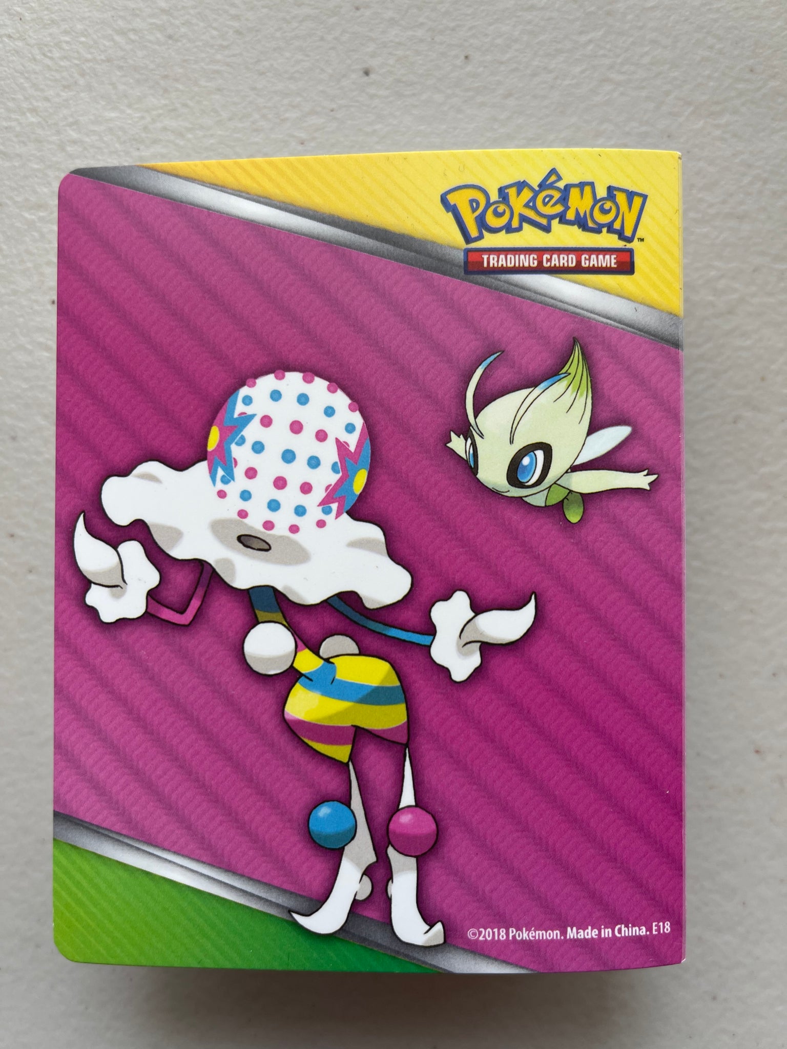 Pokemon TCG: Sun & Moon Lost Thunder Mini Portfolio Pokemon TCG: Sun & Moon Lost Thunder Mini Portfolio